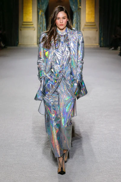 Look 3